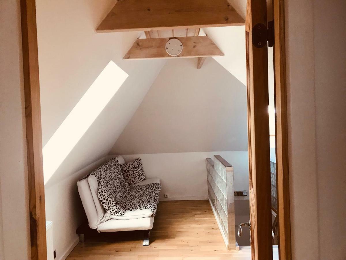 Centralt I Gentofte I 2 Plan, Ved S-Tog Og Busser Exterior photo