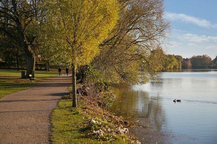 Centralt I Gentofte I 2 Plan, Ved S-Tog Og Busser Exterior photo